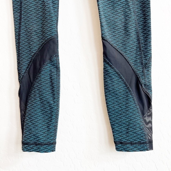 Lululemon Women’s Inspire Leggings Mesh 7/8 Length Jacquard Black Indian Ocean 4 - Picture 5 of 8